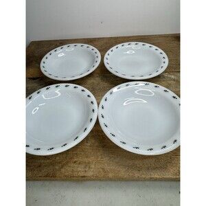 Vintage Pyrex Green Leaf  4-3/4" Fruit Bowls Set of 4 Mint Condition